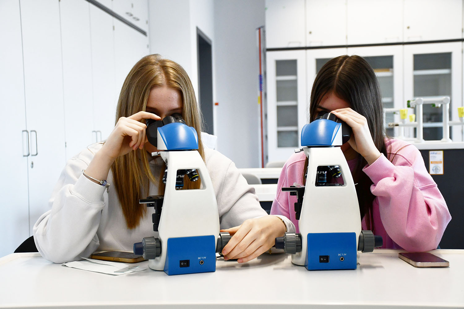 Stadtwerke Sankt Augustin fördern naturwissenschaftlichen Unterricht an der Fritz-Bauer-Gesamtschule
