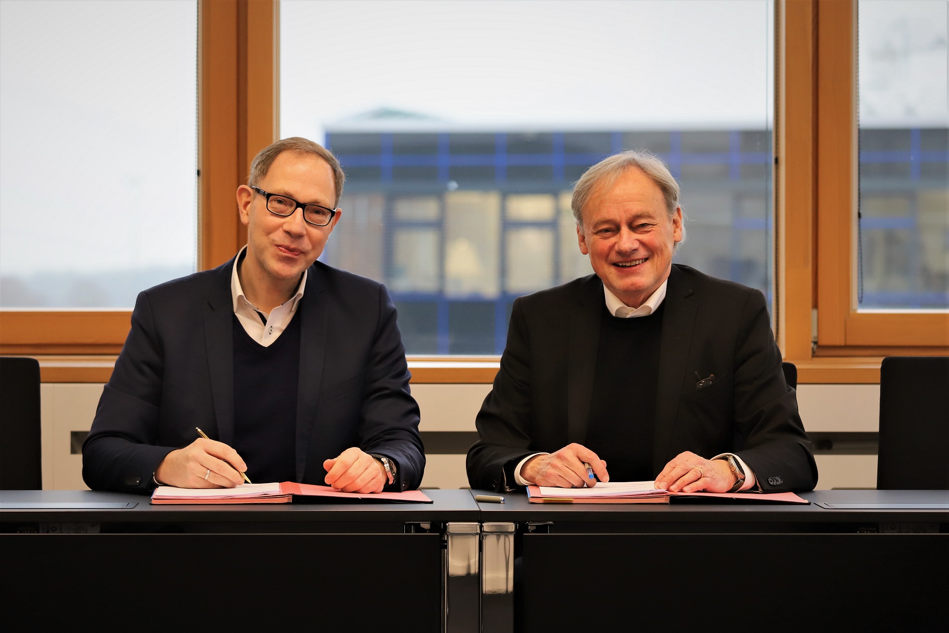 Stadtwerke Sankt Augustin und Hochschule Bonn-Rhein-Sieg vereinbaren die gemeinsame Erforschung von Photovoltaik und Energienetzen