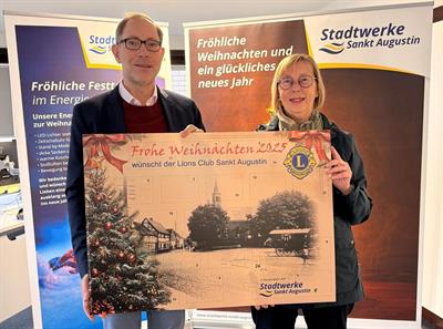 Stadtwerke Sankt Augustin übergeben 120 Adventskalender an die Sankt Augustiner Tafel